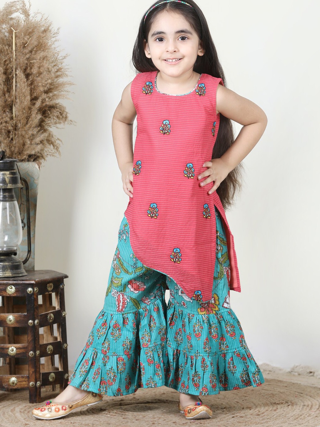 Kinder Kids Girls Ethnic Motifs Embroidered Regular Pure Cotton Kurti With Sharara, Pink
Kinder Kids Girls Ethnic Motifs Embroidered Regular Pure Cotton Kurti With Sharara, Pink