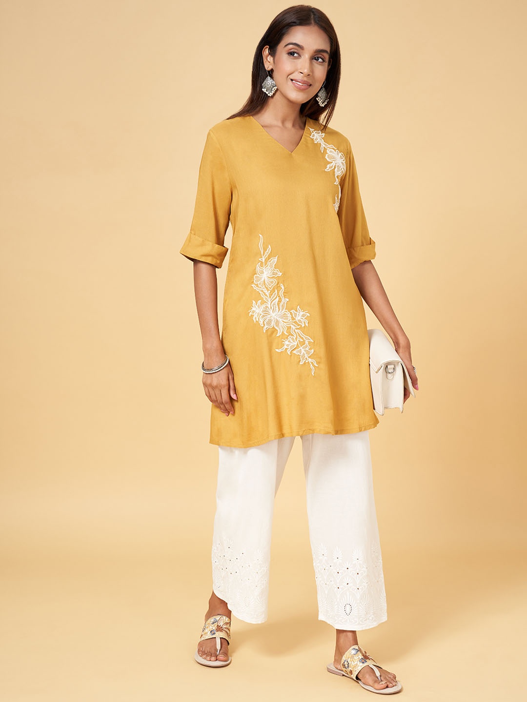 RANGMANCH BY PANTALOONS Floral Embroidered V-Neck Thread Work Detailed A-Line Kurta, Mustard
RANGMANCH BY PANTALOONS Floral Embroidered V-Neck Thread Work Detailed A-Line Kurta, Mustard