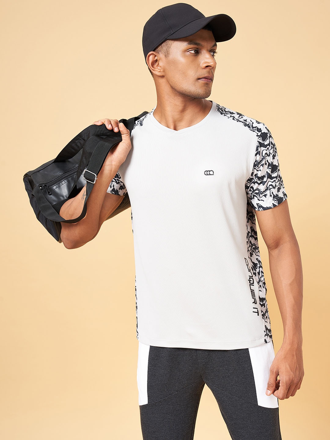 Ajile by Pantaloons Abstract Round Neck Extended Sleeves Slim Fit Sports T-shirt, Grey
Ajile by Pantaloons Abstract Round Neck Extended Sleeves Slim Fit Sports T-shirt, Grey