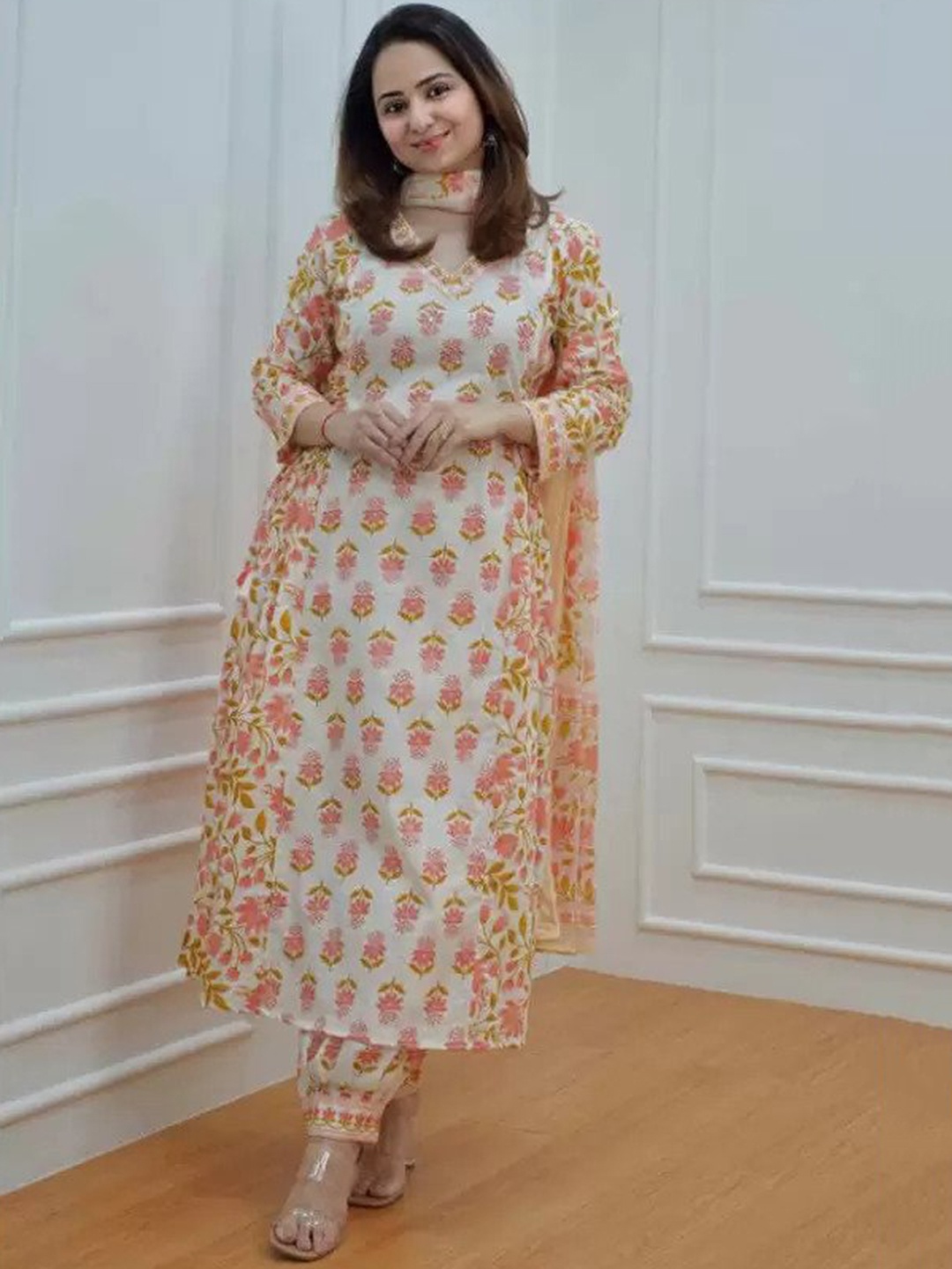 MAFE Women Floral Printed Sequined Pure Cotton Kurta with Trousers & With Dupatta, Pink
MAFE Women Floral Printed Sequined Pure Cotton Kurta with Trousers & With Dupatta, Pink