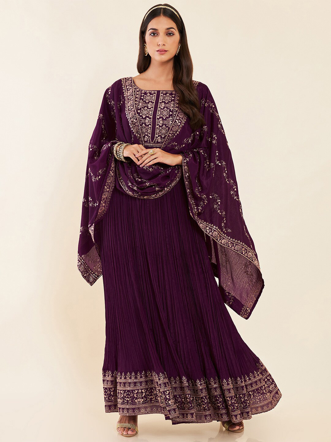 Soch Purple Ethnic Motifs Yoke Design Regular Sequinned Kurta With Leggings & Dupatta
Soch Purple Ethnic Motifs Yoke Design Regular Sequinned Kurta With Leggings & Dupatta