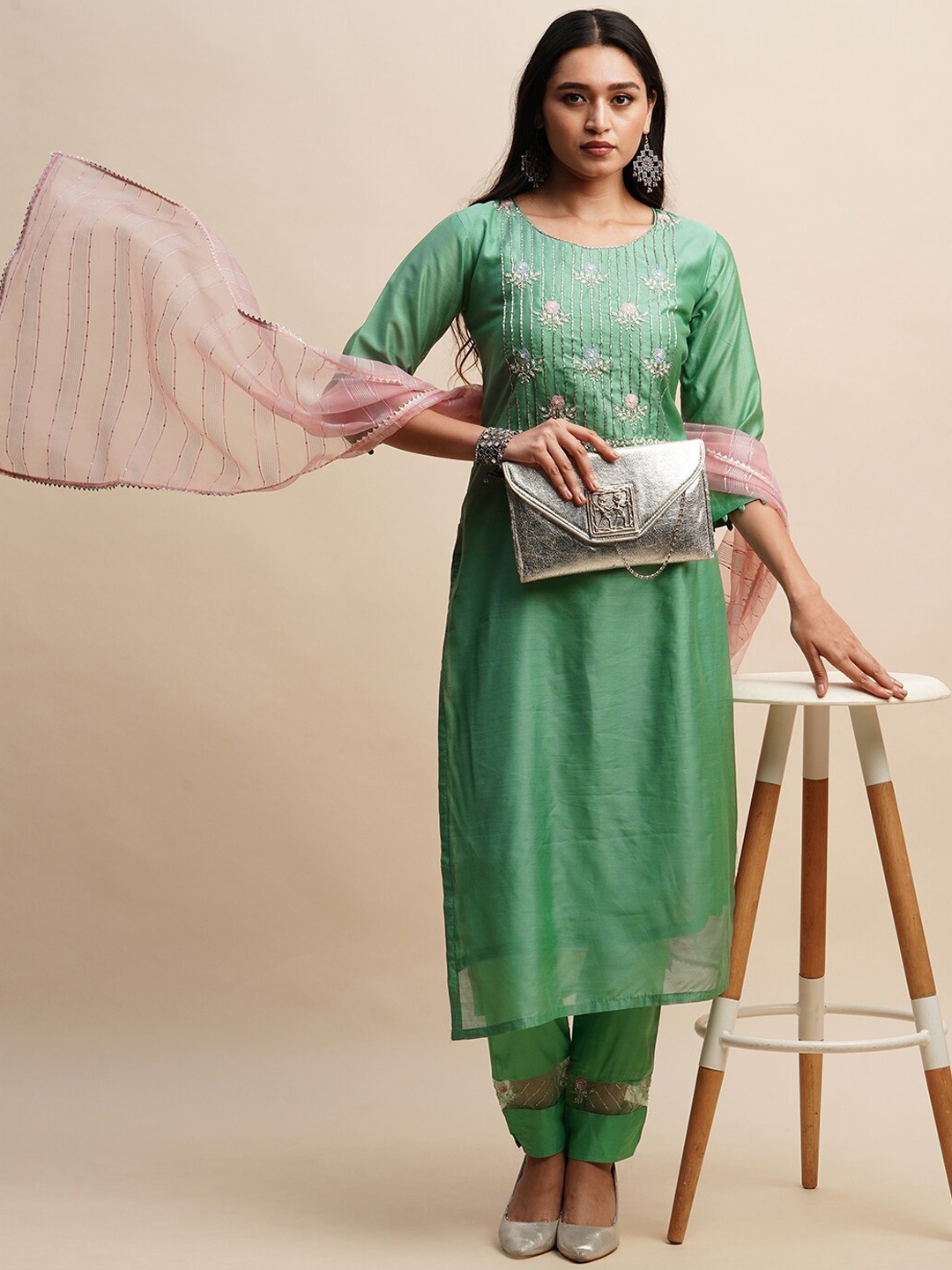 Sangria Green & Pink Floral Embroidered Yoke Design Straight Kurta With Trouser & Dupatta
Sangria Green & Pink Floral Embroidered Yoke Design Straight Kurta With Trouser & Dupatta