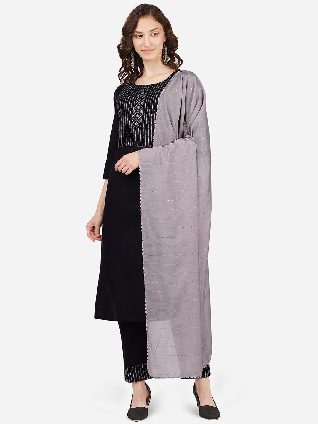 STYLE SAMSARA Geometric Yoke Design Sequinned Kurta with Trousers & With Dupatta, Black
STYLE SAMSARA Geometric Yoke Design Sequinned Kurta with Trousers & With Dupatta, Black