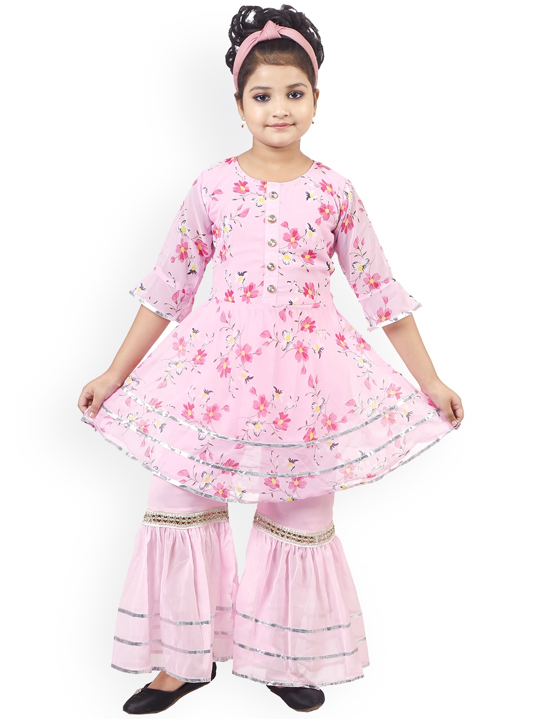 CELEBRITY CLUB Girls Floral Printed Gotta Patti A-Line Georgette Kurta With Sharara, Pink
CELEBRITY CLUB Girls Floral Printed Gotta Patti A-Line Georgette Kurta With Sharara, Pink