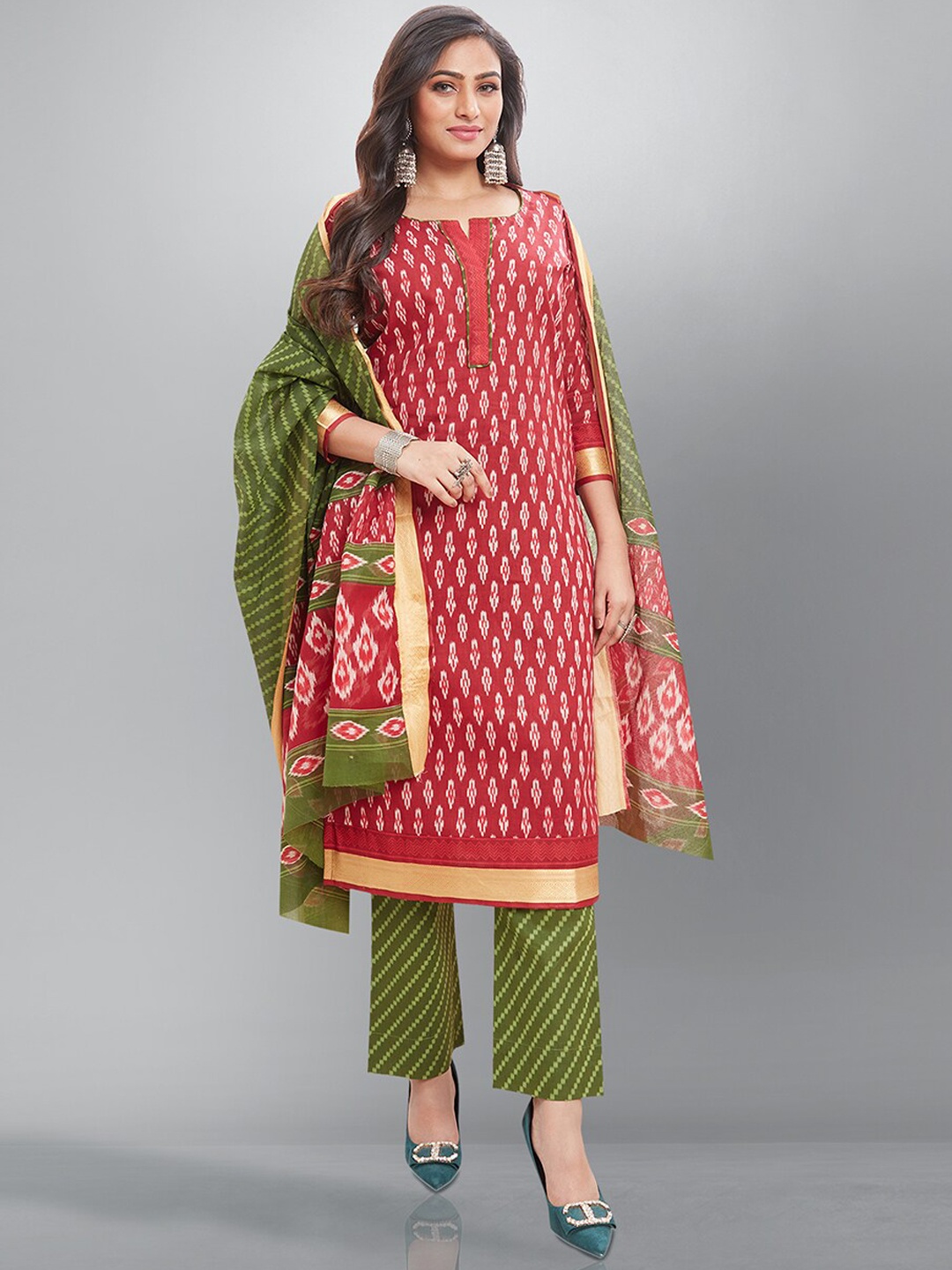 Jevi Prints Ethnic Motifs Printed Pure Cotton Kurta with Trousers & With Dupatta, Red
Jevi Prints Ethnic Motifs Printed Pure Cotton Kurta with Trousers & With Dupatta, Red