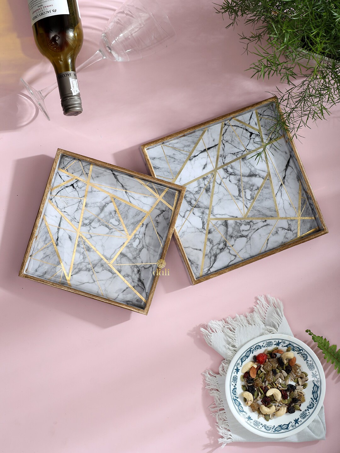 DULI White & Metallic-Toned 2 Pieces Square Enamel Coated Multipurpose Serving Trays
DULI White & Metallic-Toned 2 Pieces Square Enamel Coated Multipurpose Serving Trays