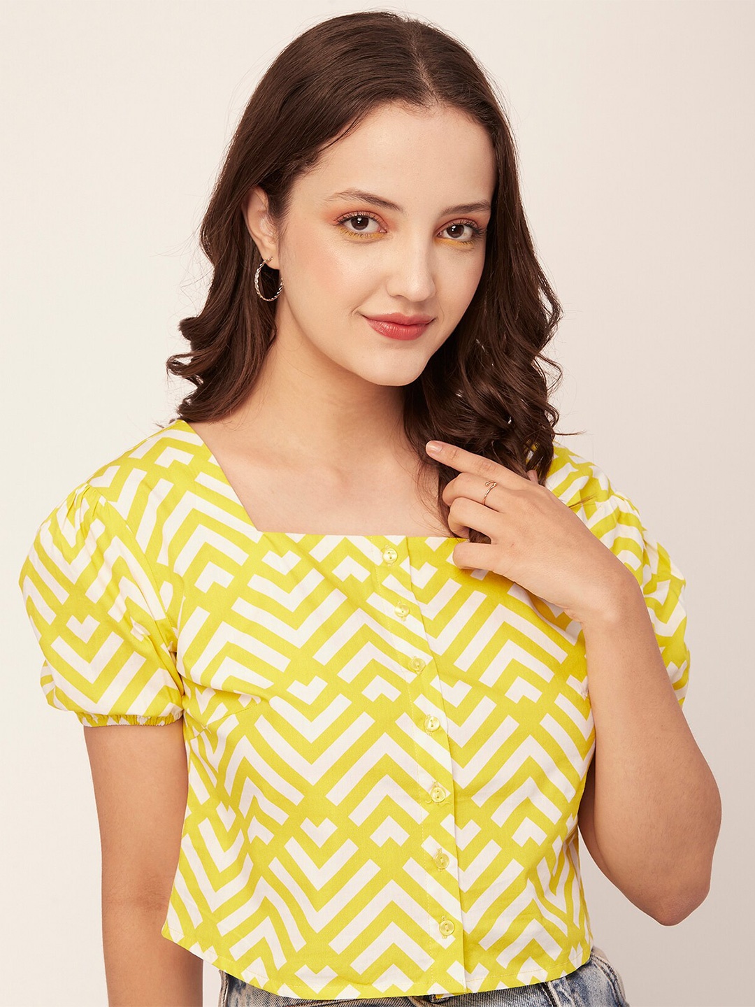 Moomaya Geometric Printed Square Neck Puff Sleeves Cotton Crop Shirt Style Top, Yellow
Moomaya Geometric Printed Square Neck Puff Sleeves Cotton Crop Shirt Style Top, Yellow