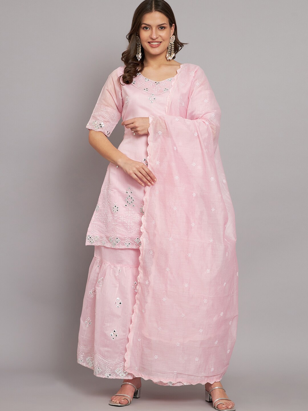 BLACK SCISSOR Ethnic Motifs Embroidered Chanderi Cotton Kurta With Sharara & Dupatta, Pink
BLACK SCISSOR Ethnic Motifs Embroidered Chanderi Cotton Kurta With Sharara & Dupatta, Pink