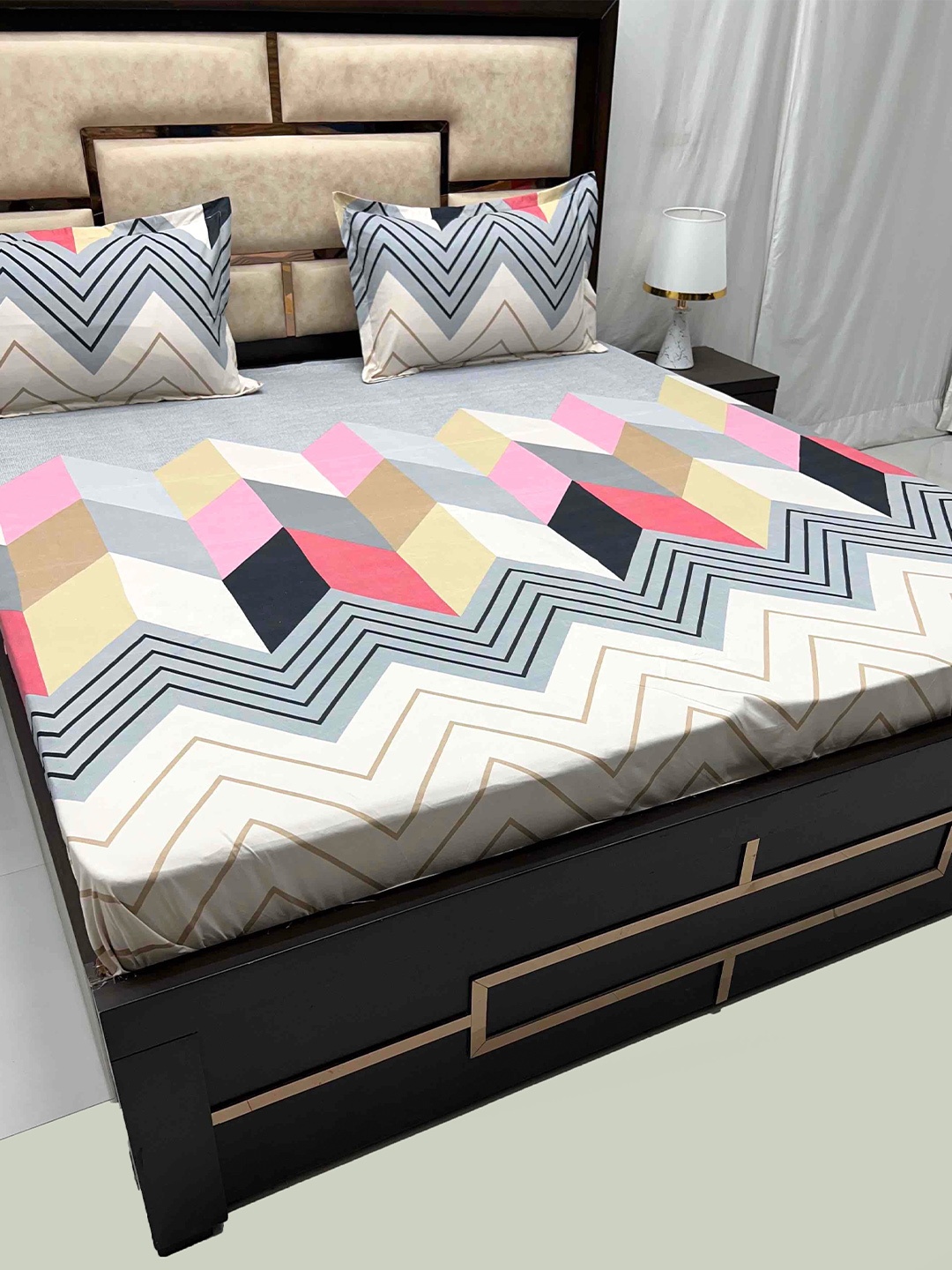 Pure Decor Leisure Fur White Geometric Polycotton 300 TC King Bedsheet & 2 Pillow Covers
Pure Decor Leisure Fur White Geometric Polycotton 300 TC King Bedsheet & 2 Pillow Covers