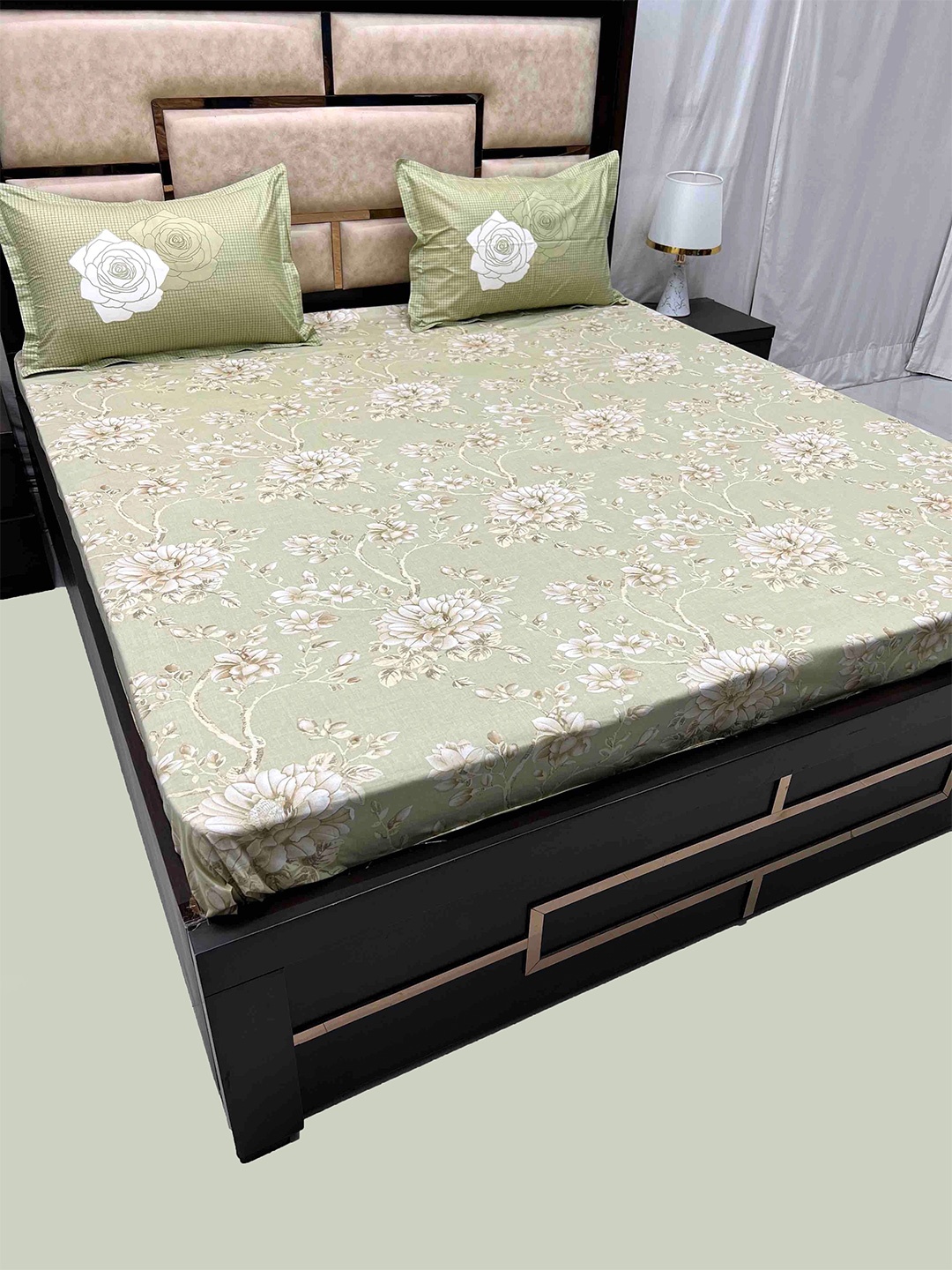 Pure Decor Lifestyle Green Floral Pure Cotton 400 TC King Bedsheet with 2 Pillow Covers
Pure Decor Lifestyle Green Floral Pure Cotton 400 TC King Bedsheet with 2 Pillow Covers