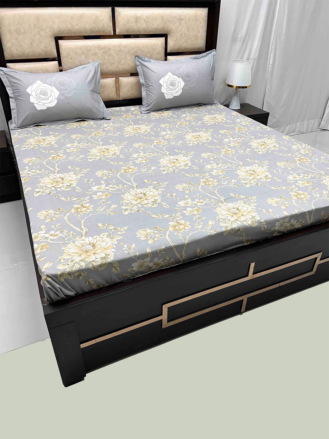 Pure Decor Lifestyle Grey Floral Pure Cotton 400 TC King Bedsheet with 2 Pillow Covers 
Pure Decor Lifestyle Grey Floral Pure Cotton 400 TC King Bedsheet with 2 Pillow Covers