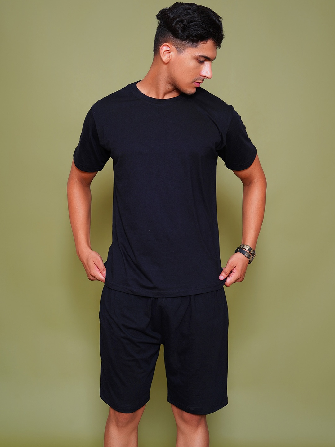 KRAASA Men T-Shirt & Shorts Co-Ords, Black