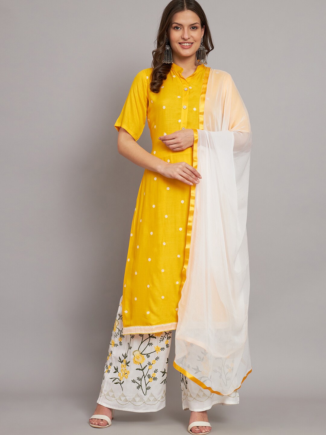 BLACK SCISSOR Floral Embroidered Regular Thread Work Kurta & Palazzos With Dupatta, Yellow
BLACK SCISSOR Floral Embroidered Regular Thread Work Kurta & Palazzos With Dupatta, Yellow