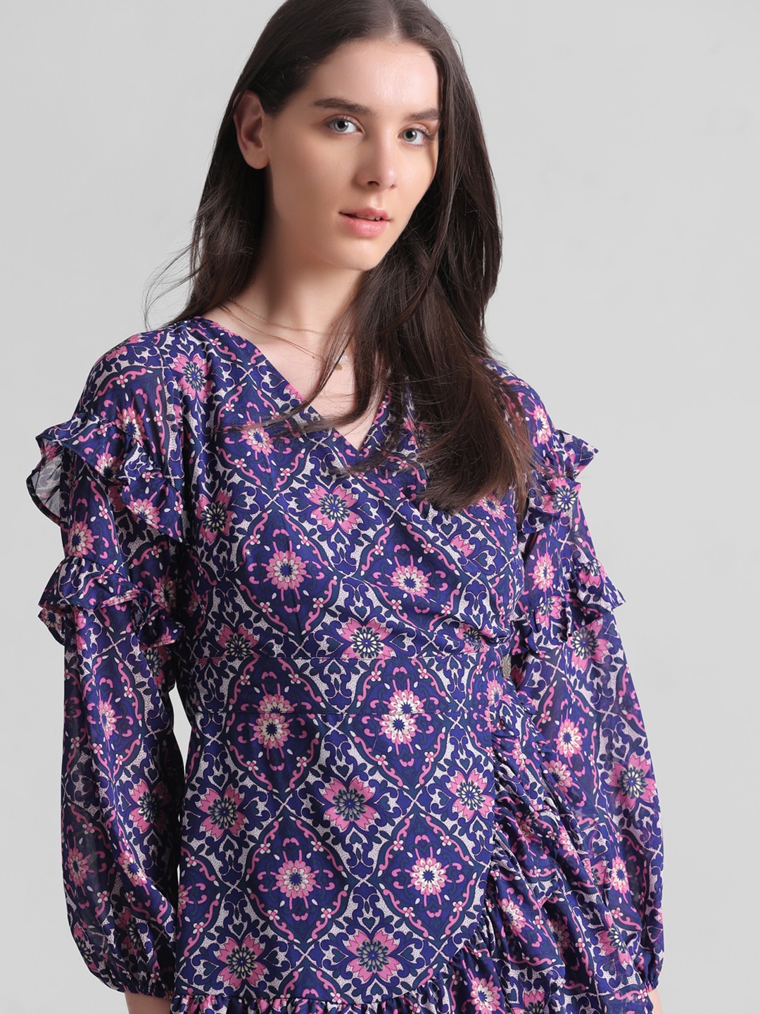 ONLY Ethnic Motifs Printed Puff Sleeves Ruffle Detail Mini Wrap Dress, Navy blue
ONLY Ethnic Motifs Printed Puff Sleeves Ruffle Detail Mini Wrap Dress, Navy blue