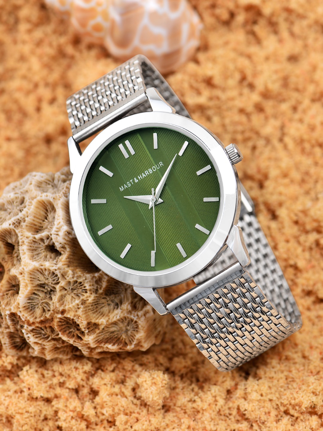 Mast & Harbour Men Green Water Resistant Bracelet Style Straps Analogue Watch HOBMH-101-GR
Mast & Harbour Men Green Water Resistant Bracelet Style Straps Analogue Watch HOBMH-101-GR