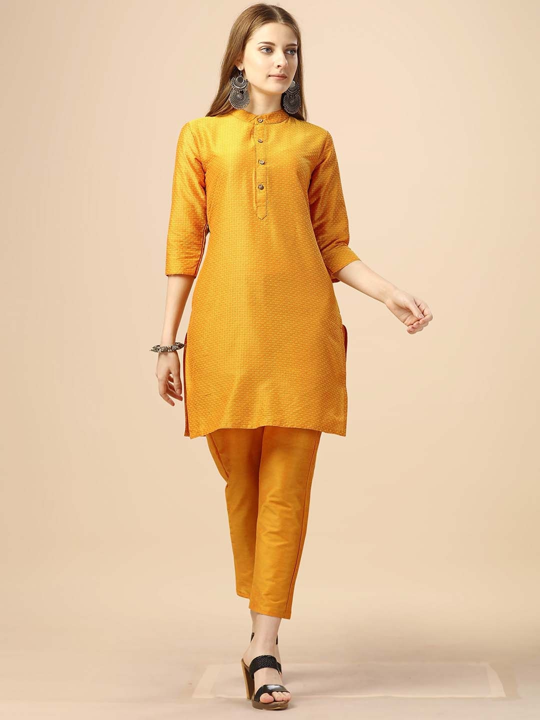 KALINI Ethnic Motifs Embroidered Mandarin Collar Thread Work Kurta With Palazzos, Gold
KALINI Ethnic Motifs Embroidered Mandarin Collar Thread Work Kurta With Palazzos, Gold