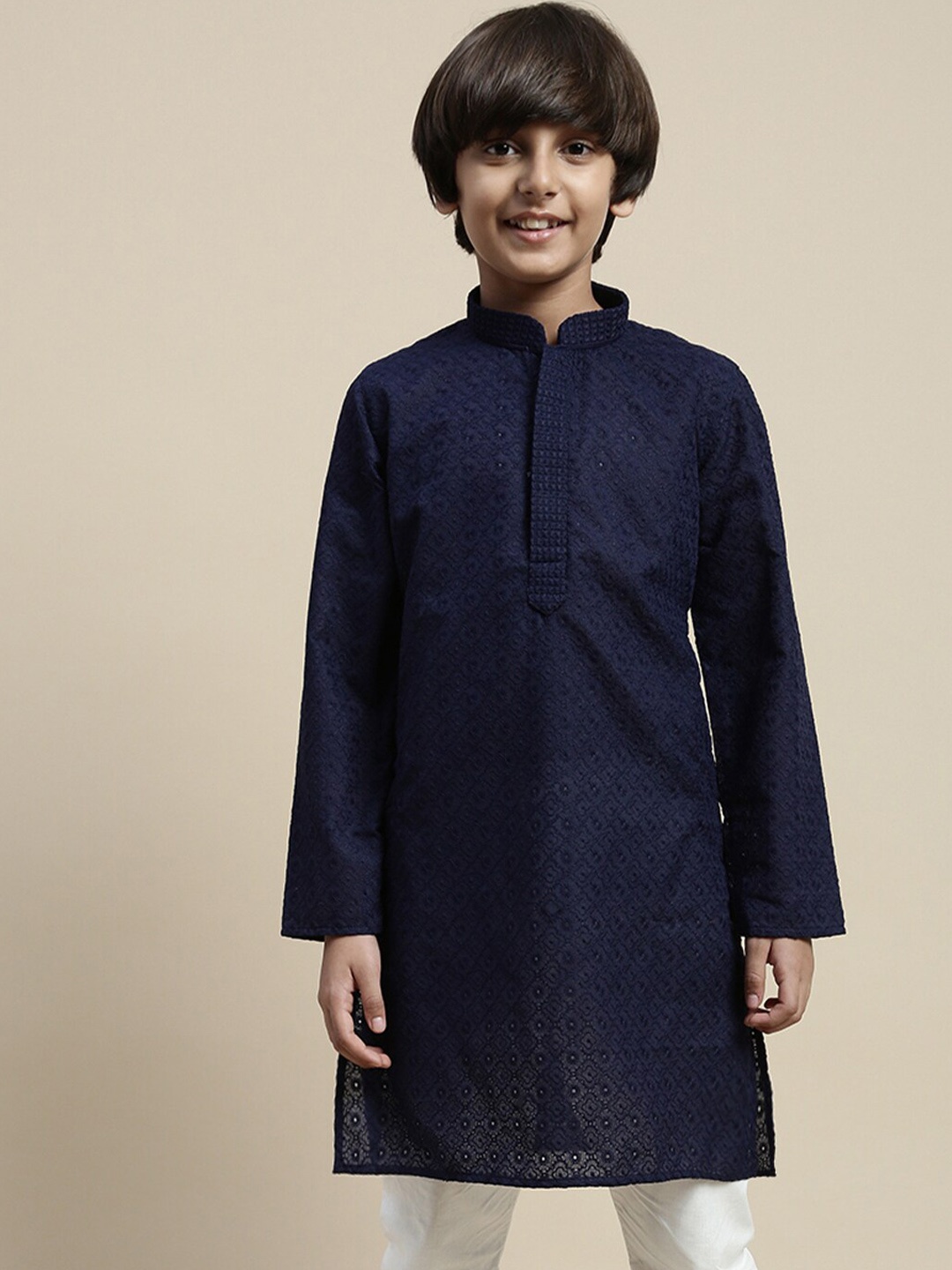 Sanwara Boys Geometric Embroidered Mandarin Collar Thread Work Cotton Straight Kurta, Blue
Sanwara Boys Geometric Embroidered Mandarin Collar Thread Work Cotton Straight Kurta, Blue