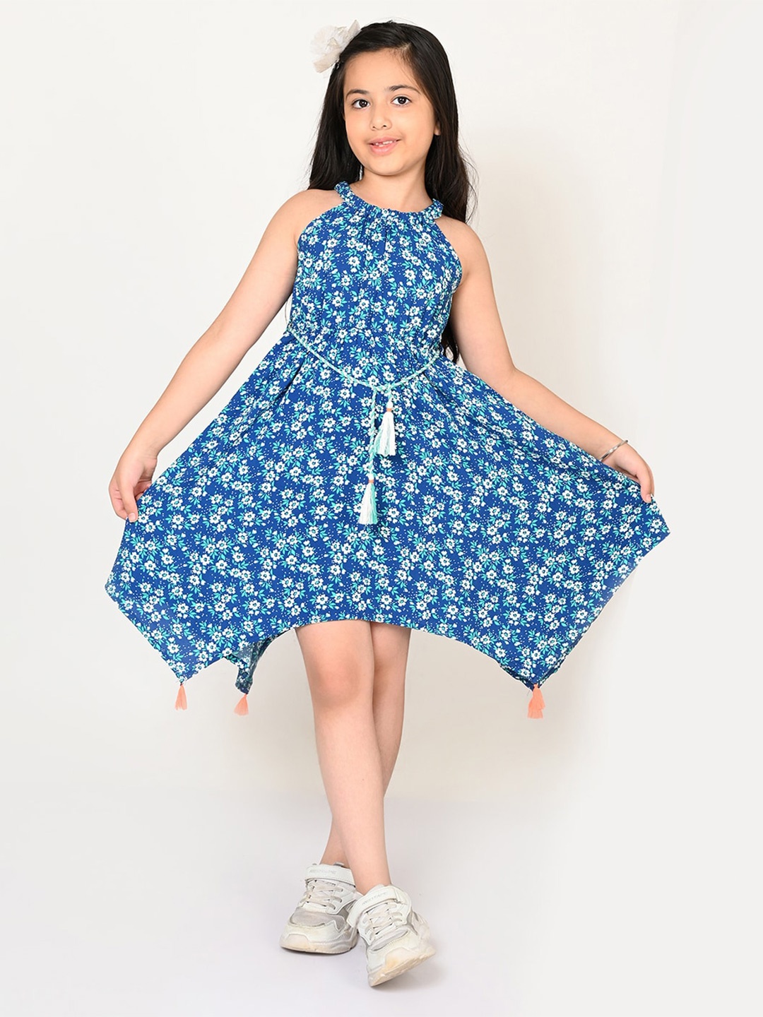 LIL DRAMA Girls Floral Printed Round Neck Tassels Detail Fit & Flare Dress, Blue
LIL DRAMA Girls Floral Printed Round Neck Tassels Detail Fit & Flare Dress, Blue