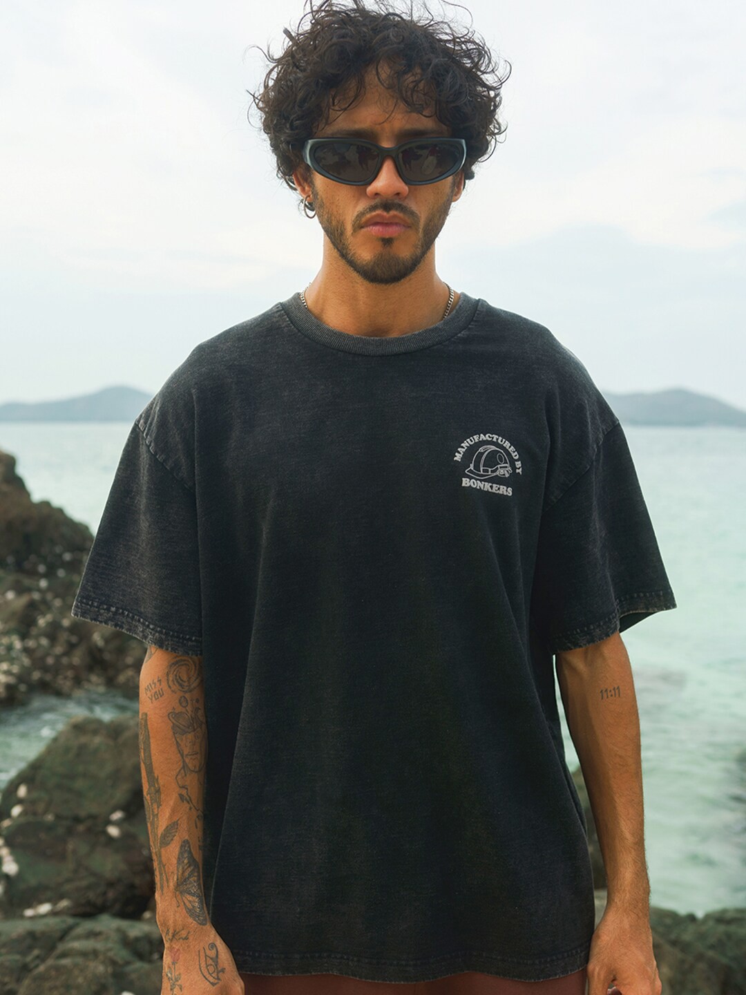 Bonkers Corner Drop Shoulder Sleeves Heavyweight Faded Oversized Cotton T-shirt, Black
Bonkers Corner Drop Shoulder Sleeves Heavyweight Faded Oversized Cotton T-shirt, Black