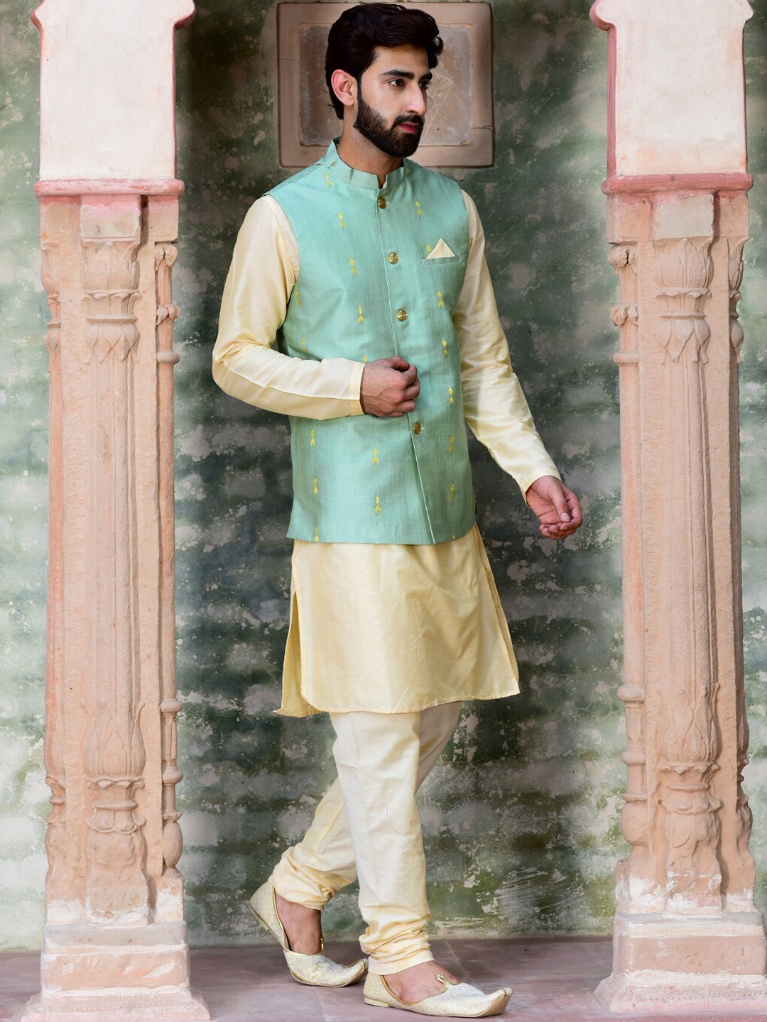 HOUSE OF DEYANN Embroidered Regular Pure Cotton Kurta with Churidar & Nehru Jacket, Cream
HOUSE OF DEYANN Embroidered Regular Pure Cotton Kurta with Churidar & Nehru Jacket, Cream