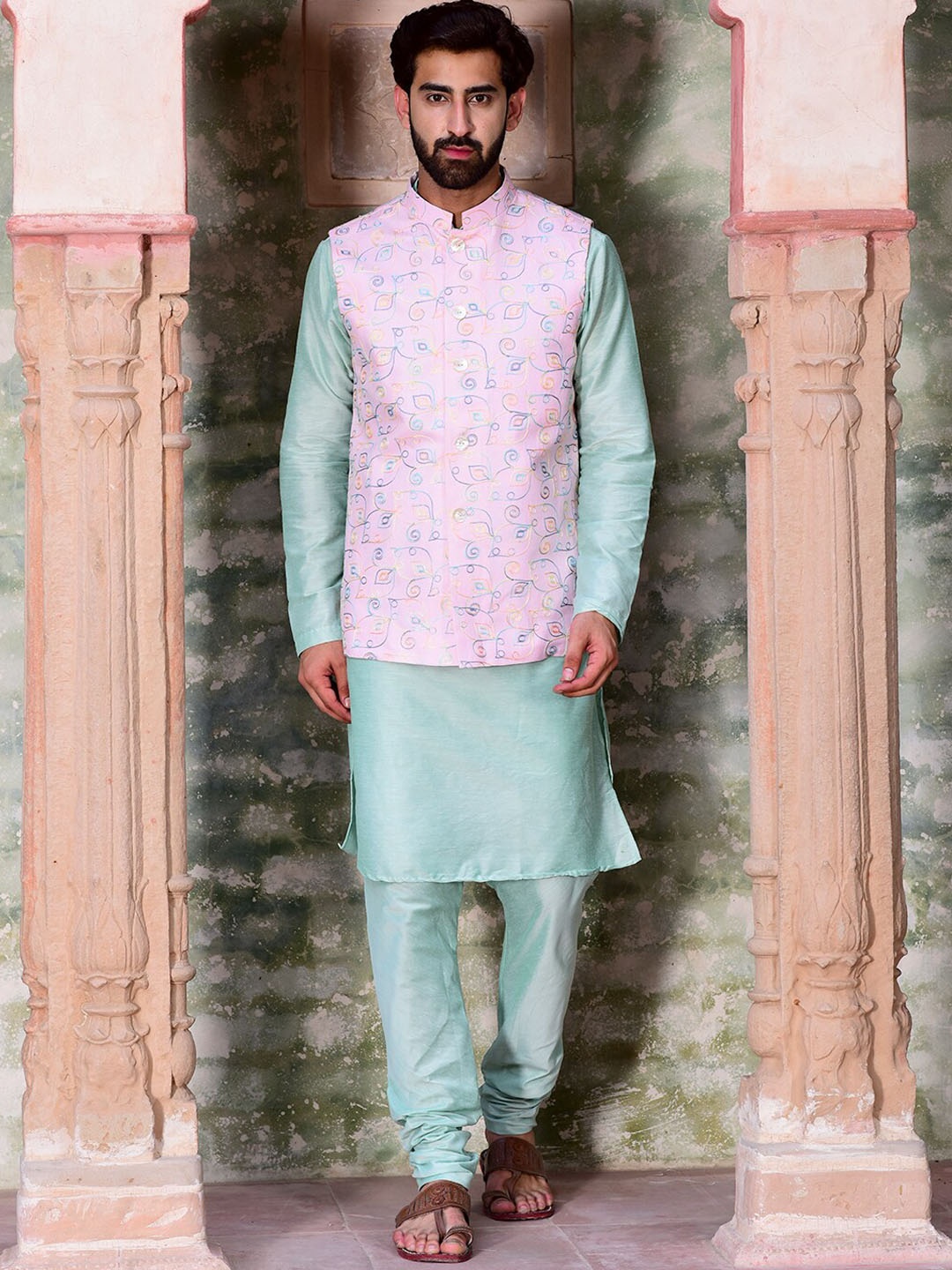 HOUSE OF DEYANN Mandarin Collar Thread Work Regular Kurta & Churidar With Nehru jacket, Pink
HOUSE OF DEYANN Mandarin Collar Thread Work Regular Kurta & Churidar With Nehru jacket, Pink