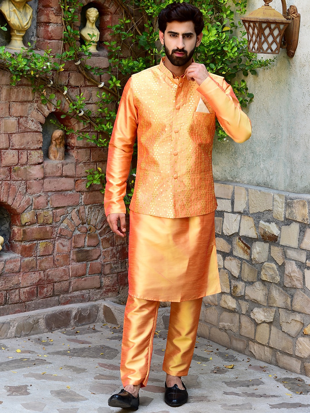 HOUSE OF DEYANN Mandarin Collar Pure Cotton Kurta & Pyajama With Nehru Jacket, Peach
HOUSE OF DEYANN Mandarin Collar Pure Cotton Kurta & Pyajama With Nehru Jacket, Peach