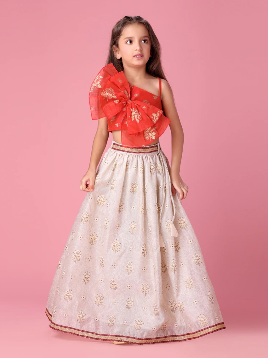HERE&NOW Girls Ethnic Motifs Printed Bow Ready To Wear Lehenga & Choli, Red
HERE&NOW Girls Ethnic Motifs Printed Bow Ready To Wear Lehenga & Choli, Red