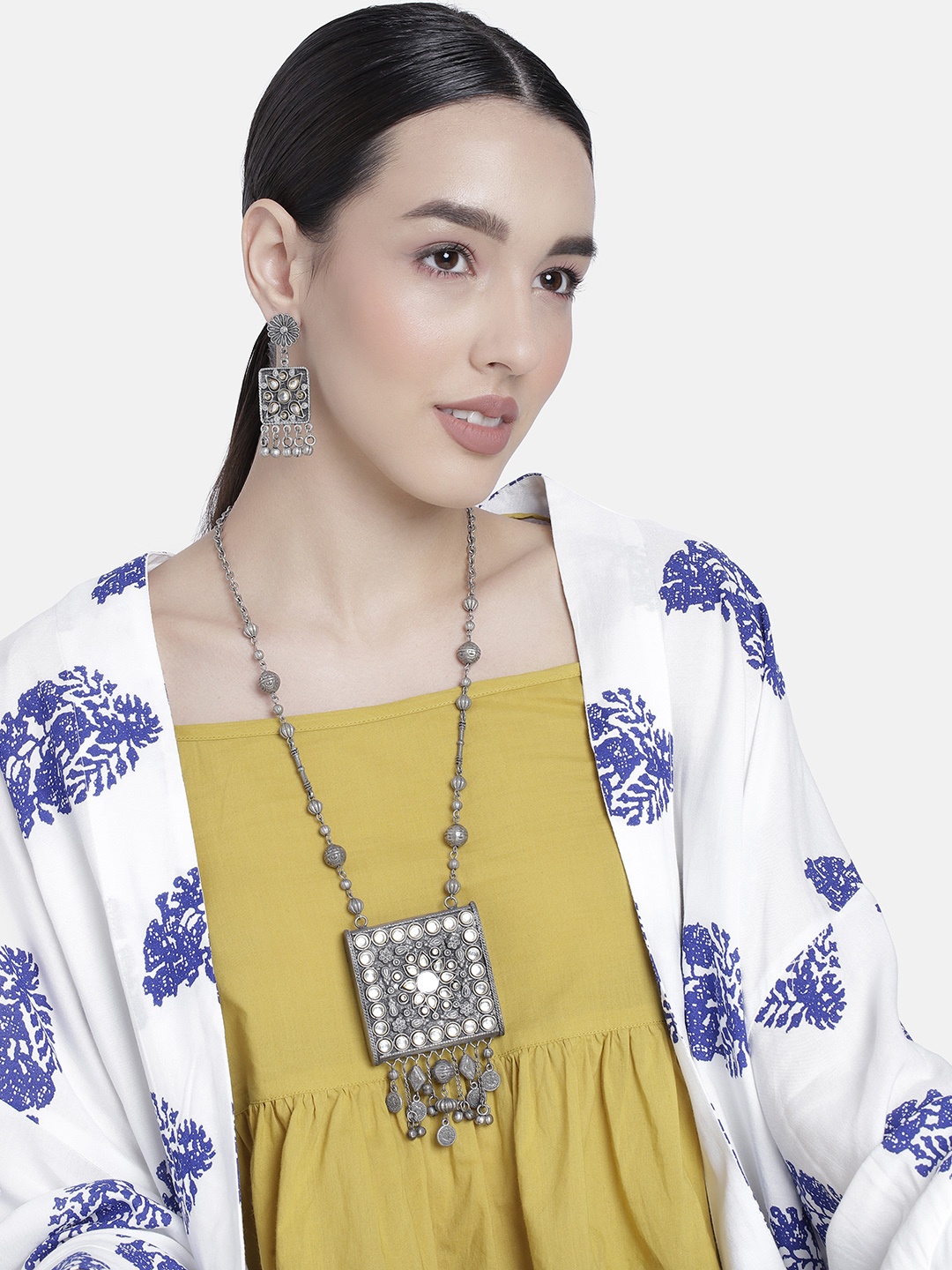LAIDA Women Rhodium-Plated Oxidised Artificial Stones & Beads-Studded Jewellery Set, Silver
LAIDA Women Rhodium-Plated Oxidised Artificial Stones & Beads-Studded Jewellery Set, Silver