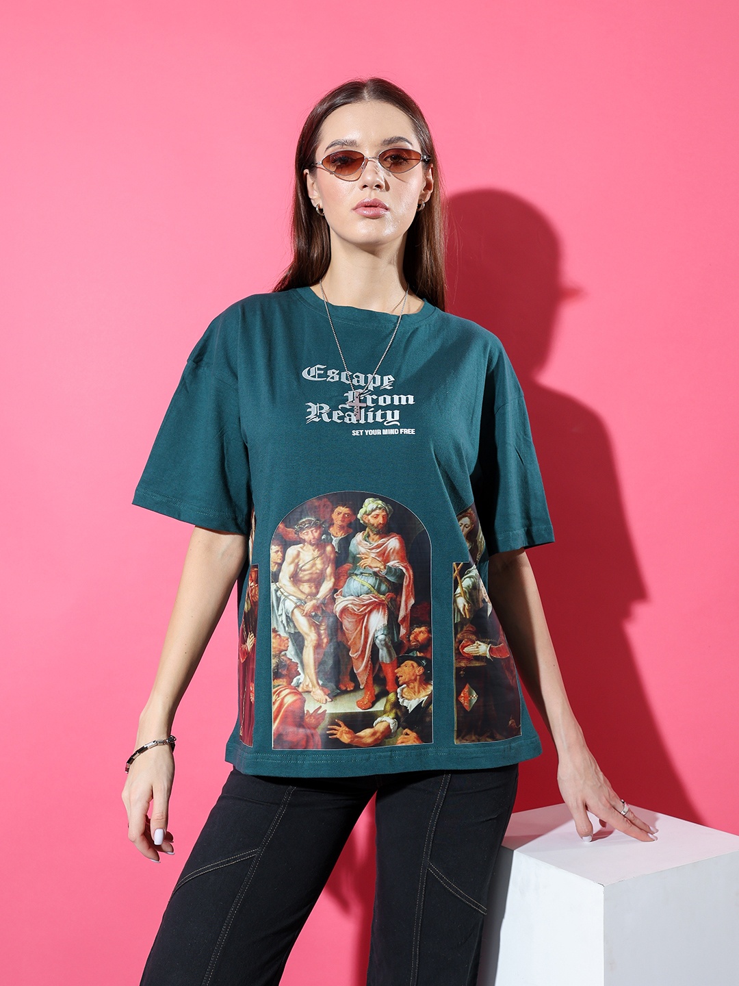 Stylecast X Hersheinbox Printed Drop-Shoulder Sleeves Pure Cotton Longline T-shirt, Green
Stylecast X Hersheinbox Printed Drop-Shoulder Sleeves Pure Cotton Longline T-shirt, Green