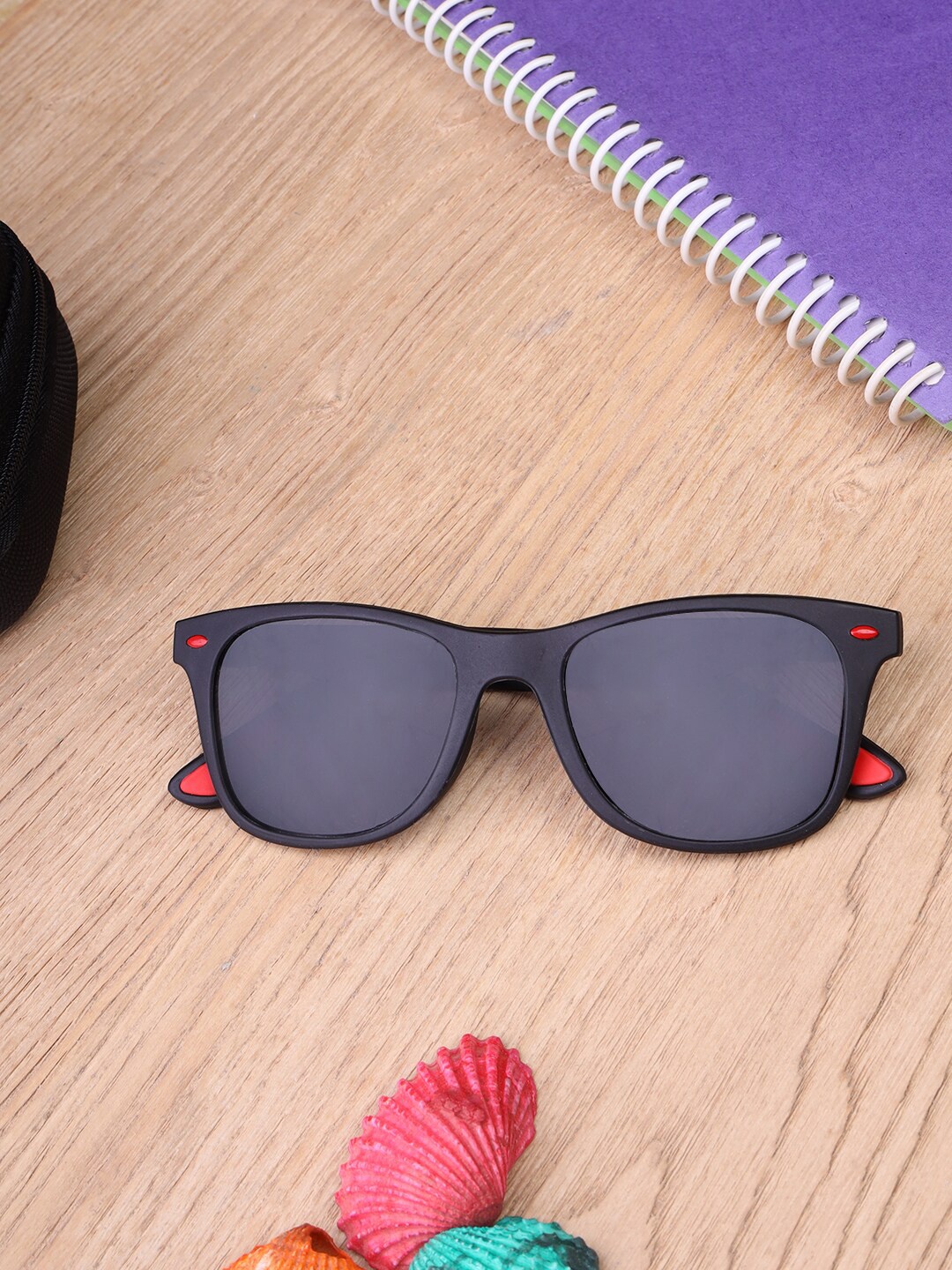 Kastner Men Rectangle Sunglasses with Polarised and UV Protected Lens CM2_MCSTAN_WHIT, Black
Kastner Men Rectangle Sunglasses with Polarised and UV Protected Lens CM2_MCSTAN_WHIT, Black