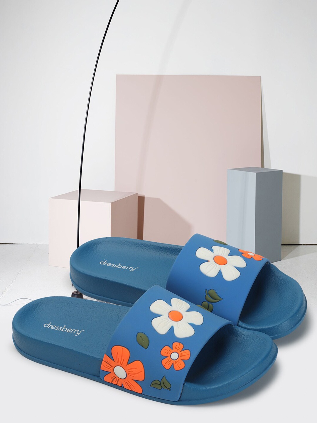 DressBerry Women Blue & White Floral Printed Sliders