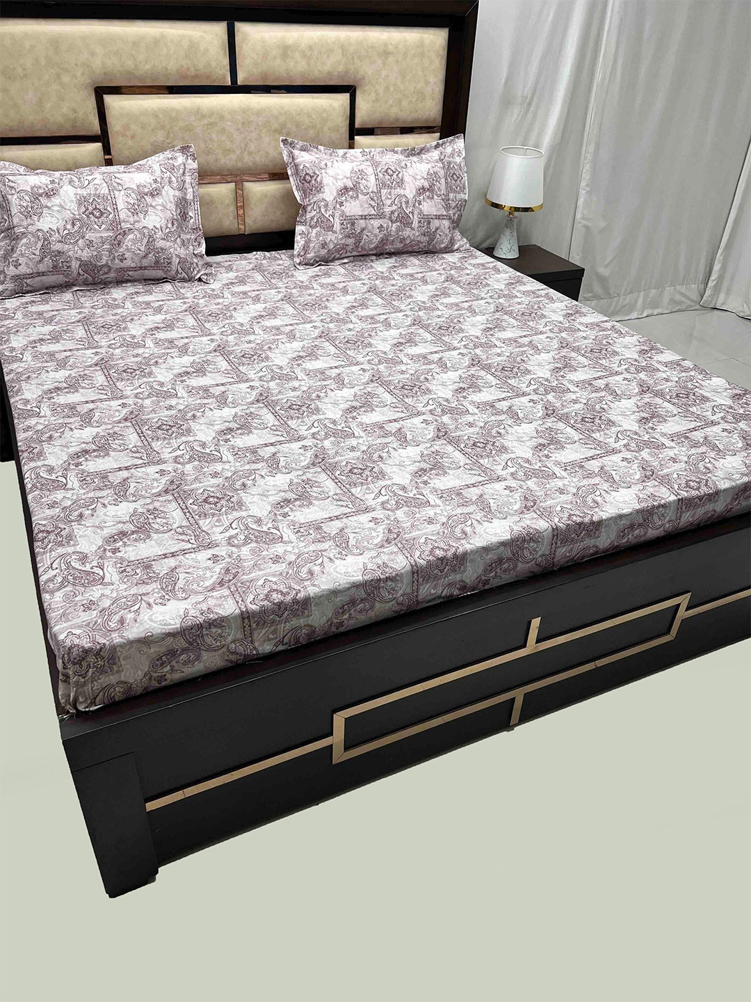 Pure Decor Velar Fur Sib Purple Printed Cotton 400 TC King Bedsheet & 2 Pillow Covers
Pure Decor Velar Fur Sib Purple Printed Cotton 400 TC King Bedsheet & 2 Pillow Covers