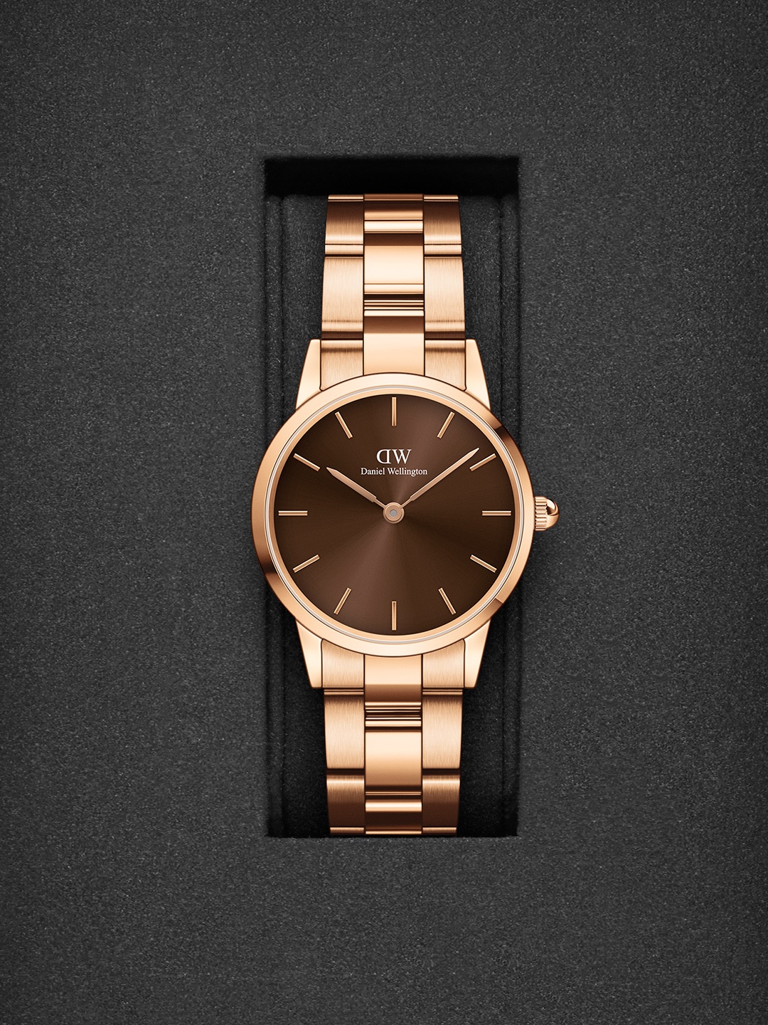 Daniel Wellington Women Iconic Rose Gold Plated Bracelet Style Analogue Watch DW00100463, Brown
Daniel Wellington Women Iconic Rose Gold Plated Bracelet Style Analogue Watch DW00100463, Brown