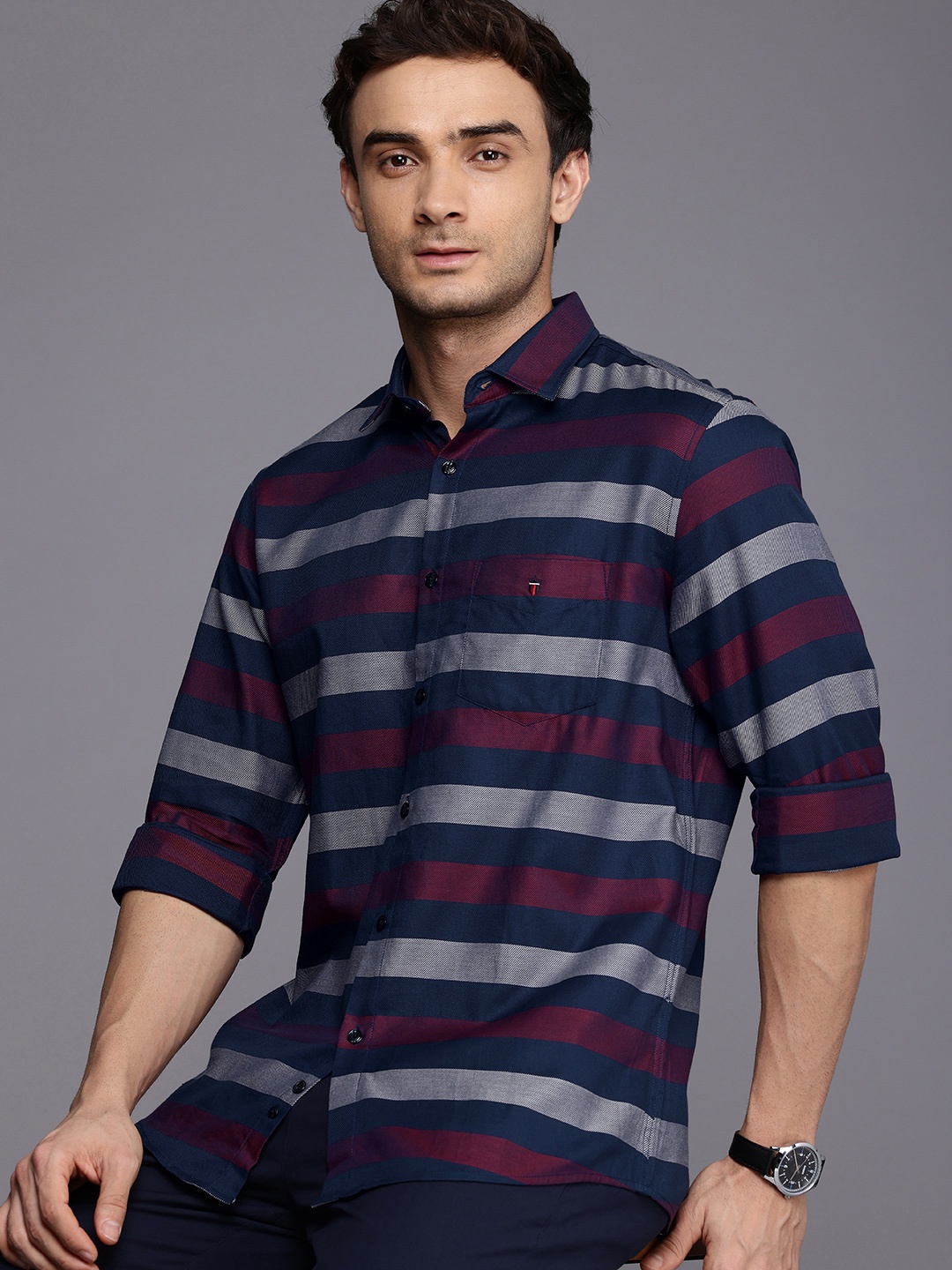 Louis Philippe Sport Slim Fit Horizontal Striped Cutaway Collar Pure Cotton Casual Shirt, Navy blue
Louis Philippe Sport Slim Fit Horizontal Striped Cutaway Collar Pure Cotton Casual Shirt, Navy blue