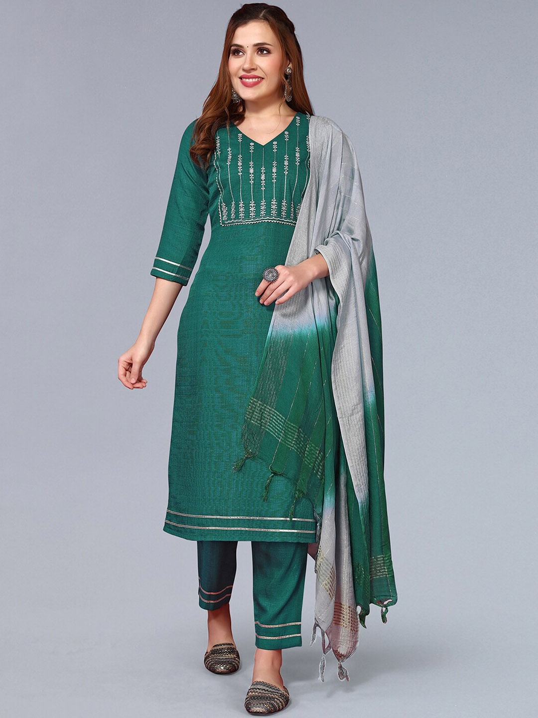 KALINI V Neck Ethnic Motifs Embroidered Thread Work Kurta with Palazzos & With Dupatta, Green
KALINI V Neck Ethnic Motifs Embroidered Thread Work Kurta with Palazzos & With Dupatta, Green