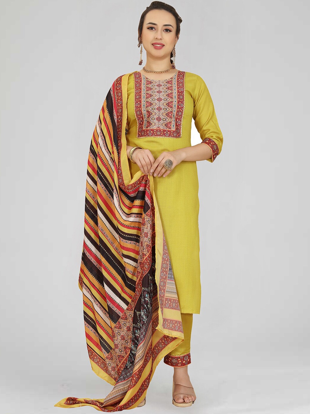 KALINI Round Neck Floral Printed Gotta patti Regular Kurta & Trousers with With Dupatta, Yellow
KALINI Round Neck Floral Printed Gotta patti Regular Kurta & Trousers with With Dupatta, Yellow