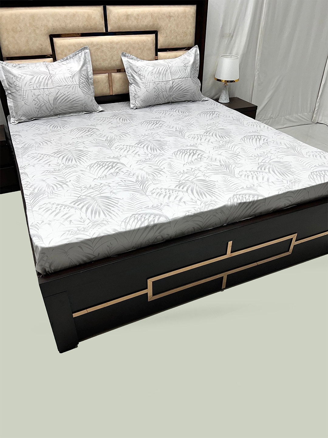Pure Decor Royal Divine Grey Floral 500 TC Cotton King Bedsheet with 2 Pillow Covers
Pure Decor Royal Divine Grey Floral 500 TC Cotton King Bedsheet with 2 Pillow Covers