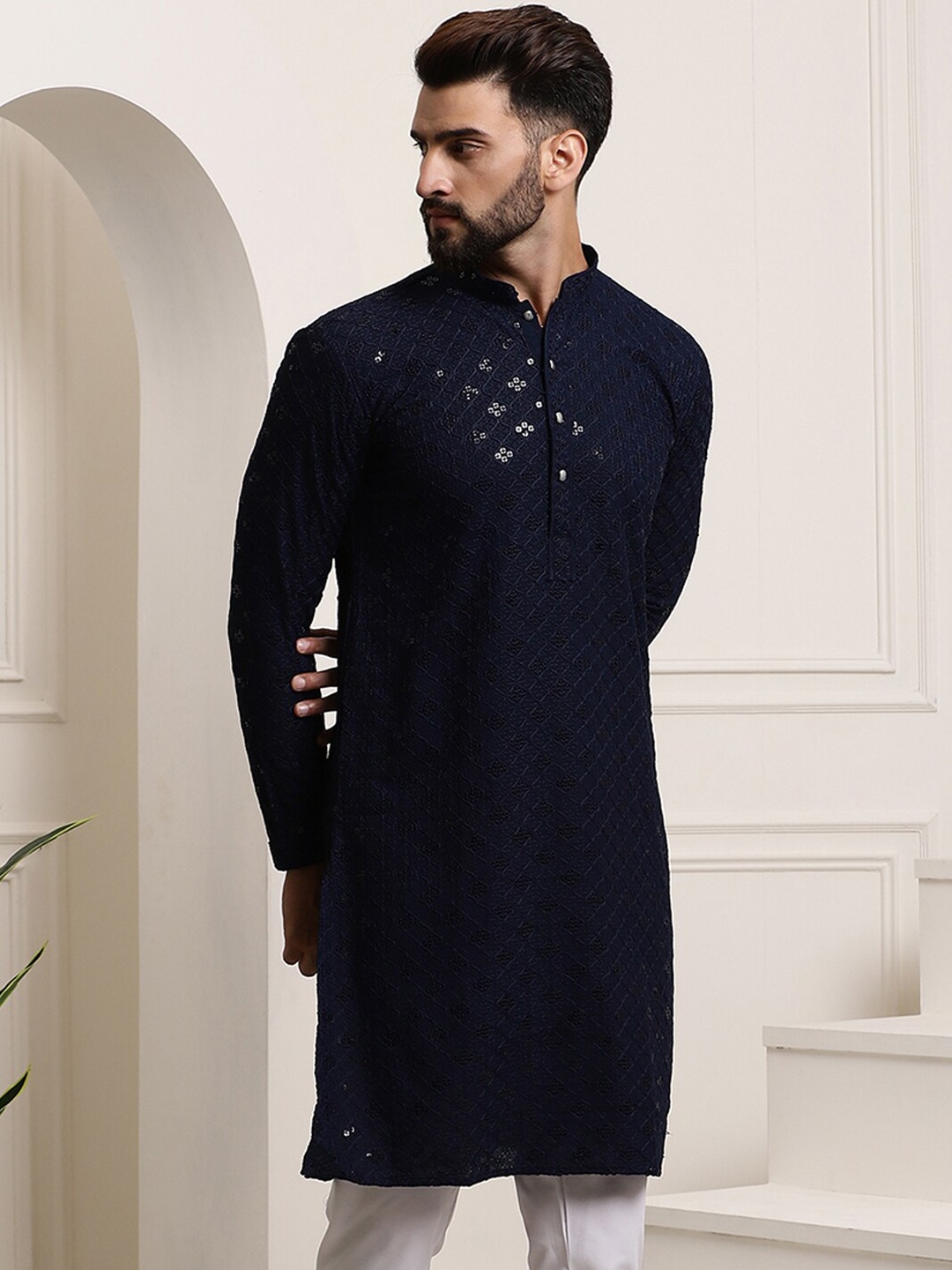 SOJANYA Floral Embroidered Mandarin Collar Sequinned Pure Cotton Straight Kurta, Navy blue
SOJANYA Floral Embroidered Mandarin Collar Sequinned Pure Cotton Straight Kurta, Navy blue