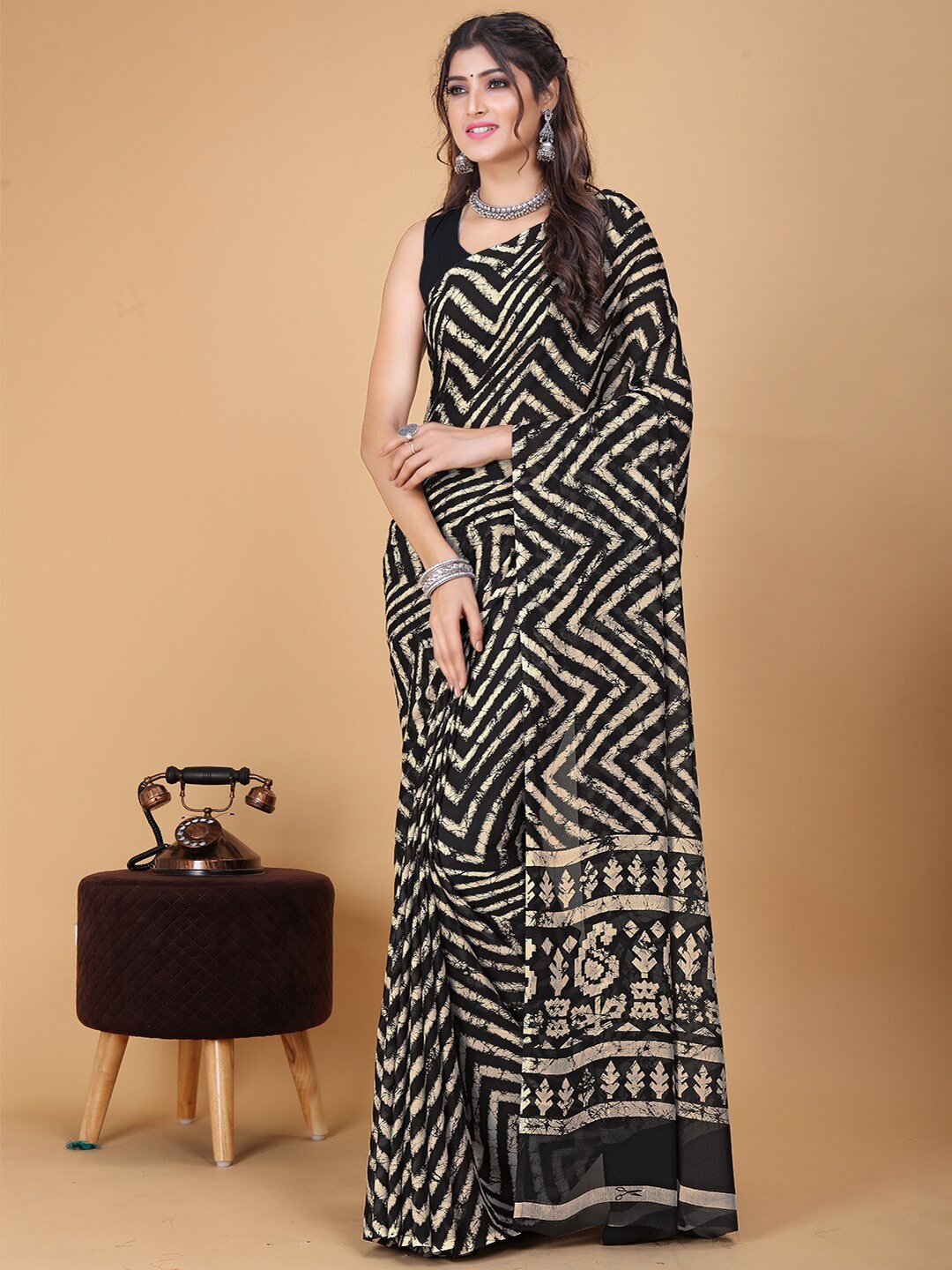 KALINI Geometric Printed Pure Georgette Saree, Black