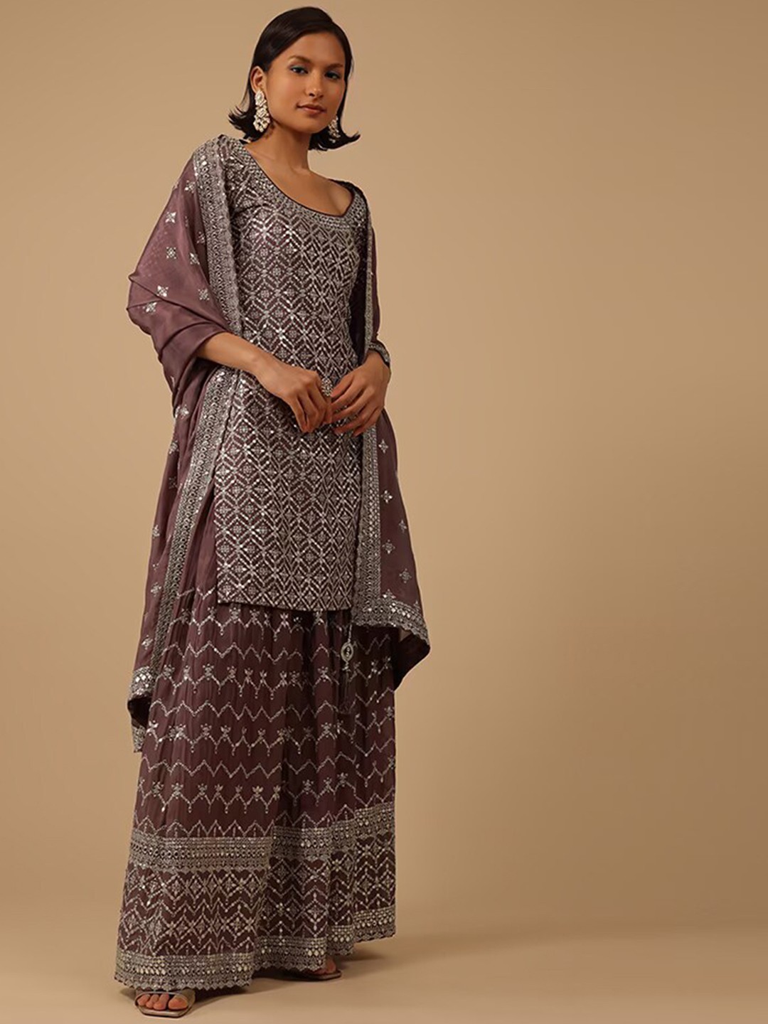KALKI Fashion Ethnic Motifs Embroidered Sequinned Detail Kurta With Palazzos & Dupatta, Brown
KALKI Fashion Ethnic Motifs Embroidered Sequinned Detail Kurta With Palazzos & Dupatta, Brown