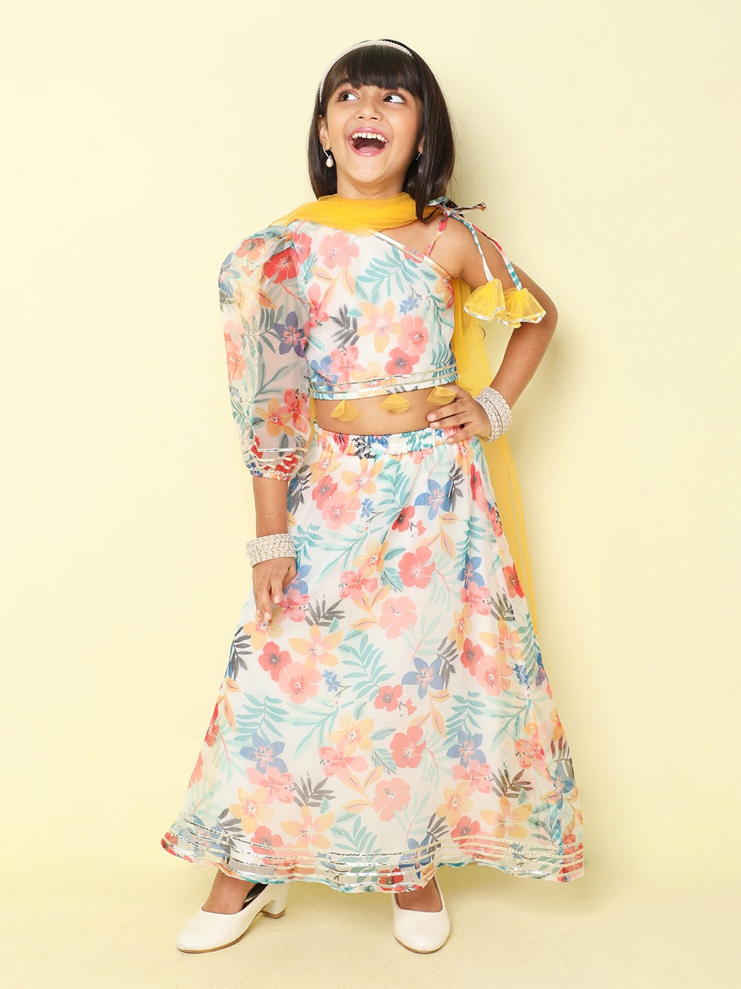 taffykids Girls Floral Printed Gotta Patti Ready to Wear Lehenga & Blouse With Dupatta, White
taffykids Girls Floral Printed Gotta Patti Ready to Wear Lehenga & Blouse With Dupatta, White