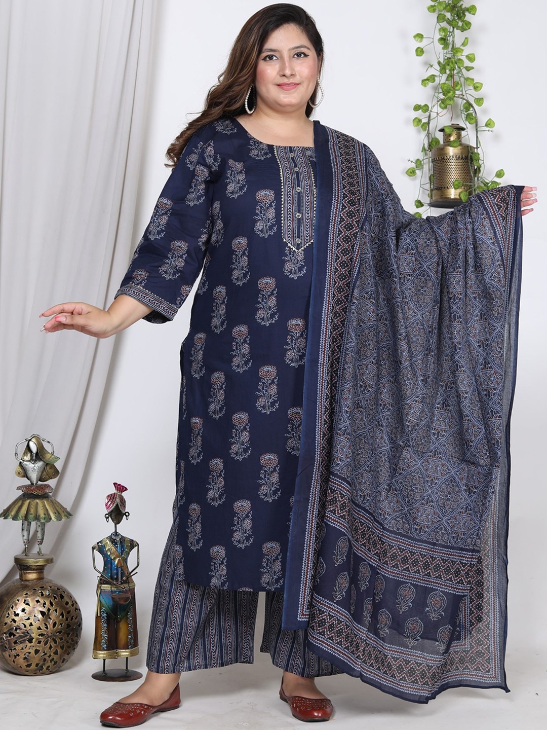 Swasti Plus Size Floral Printed Pure Cotton Kurta With Trousers & Dupatta, Navy blue
Swasti Plus Size Floral Printed Pure Cotton Kurta With Trousers & Dupatta, Navy blue