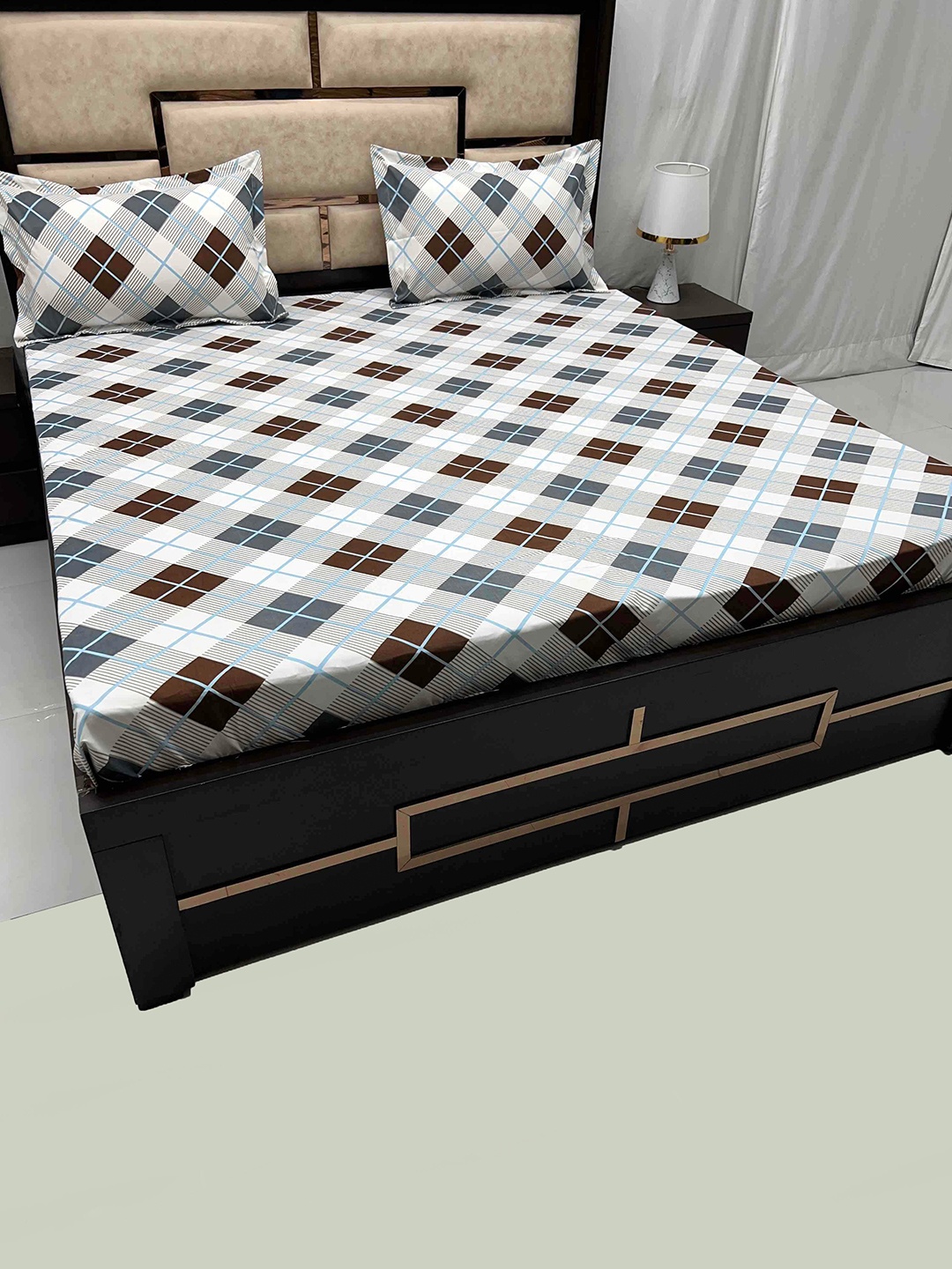 Pure Decor Leisure Fur White & Blue Geometric 250 TC King Bedsheet With 2 Pillow Covers
Pure Decor Leisure Fur White & Blue Geometric 250 TC King Bedsheet With 2 Pillow Covers