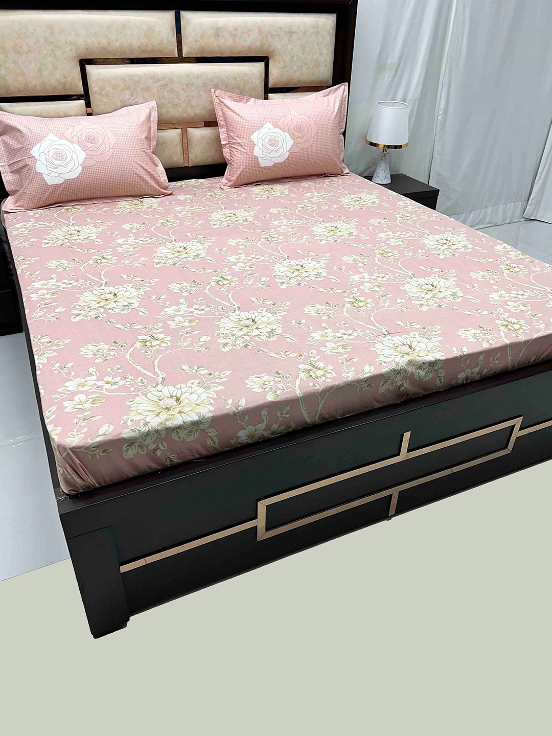 Pure Decor Lifestyle Peach Floral Poly Cotton 380 TC King Bedsheet & 2 Pillow Covers
Pure Decor Lifestyle Peach Floral Poly Cotton 380 TC King Bedsheet & 2 Pillow Covers