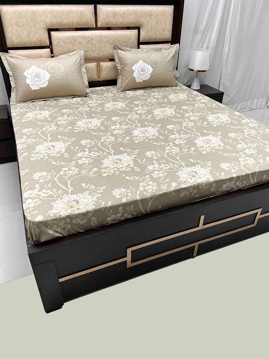 Pure Decor Lifestyle Beige & White Floral Printed Pure Cotton 380 TC King Bedsheet Set
Pure Decor Lifestyle Beige & White Floral Printed Pure Cotton 380 TC King Bedsheet Set