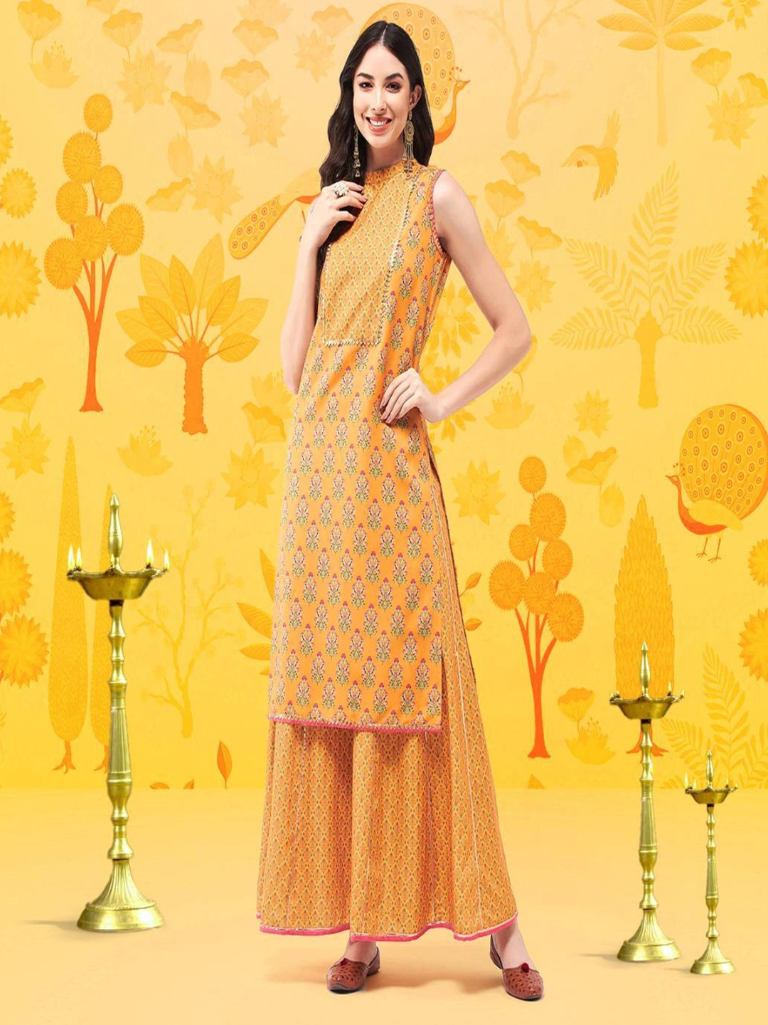 Pannkh Ethnic Motifs Printed Gotta Patti Detailed Straight Kurta with Palazzos, Yellow
Pannkh Ethnic Motifs Printed Gotta Patti Detailed Straight Kurta with Palazzos, Yellow