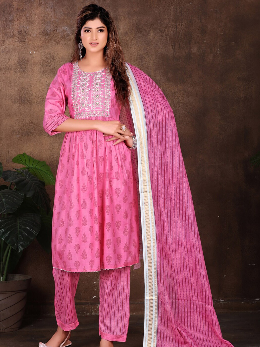 KALINI Round Neck Ethnic Motifs Printed Thread Work Kurta & Trousers With Dupatta, Pink
KALINI Round Neck Ethnic Motifs Printed Thread Work Kurta & Trousers With Dupatta, Pink