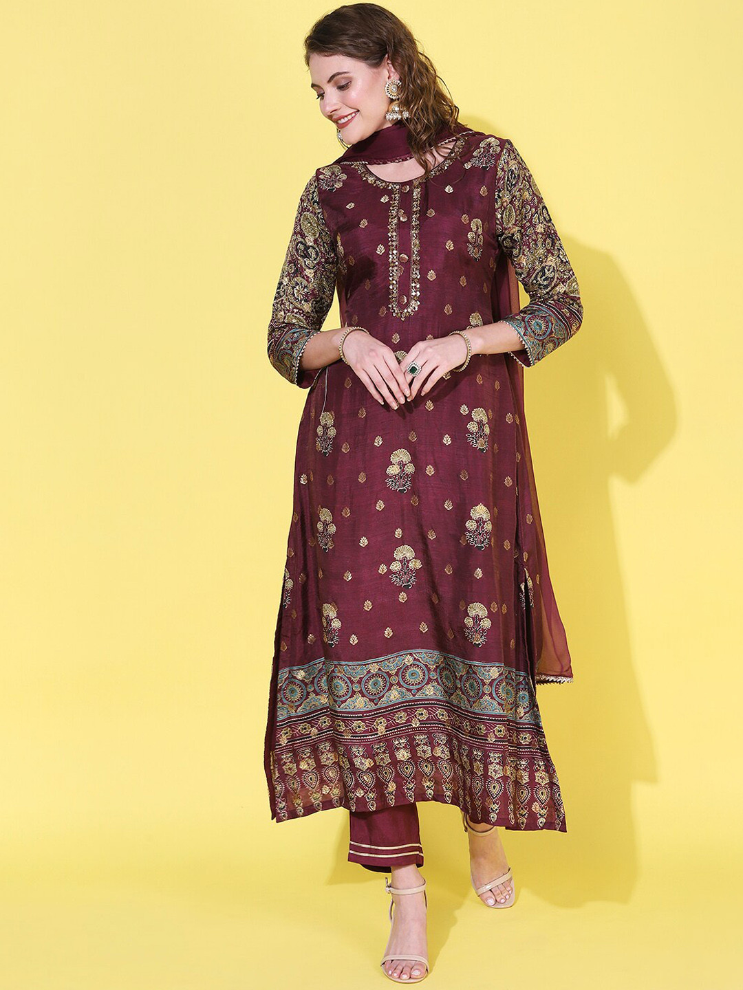 Envy Me by FASHOR Ethnic Motifs Thread Work Kurta with Trousers & Dupatta, Burgundy
Envy Me by FASHOR Ethnic Motifs Thread Work Kurta with Trousers & Dupatta, Burgundy
