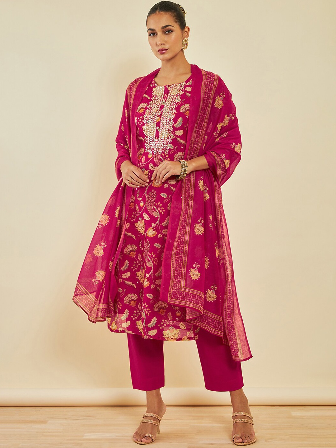 Soch Fuchsia Floral Printed Mirror Work Chanderi Silk Kurta & Trousers With Dupatta
Soch Fuchsia Floral Printed Mirror Work Chanderi Silk Kurta & Trousers With Dupatta