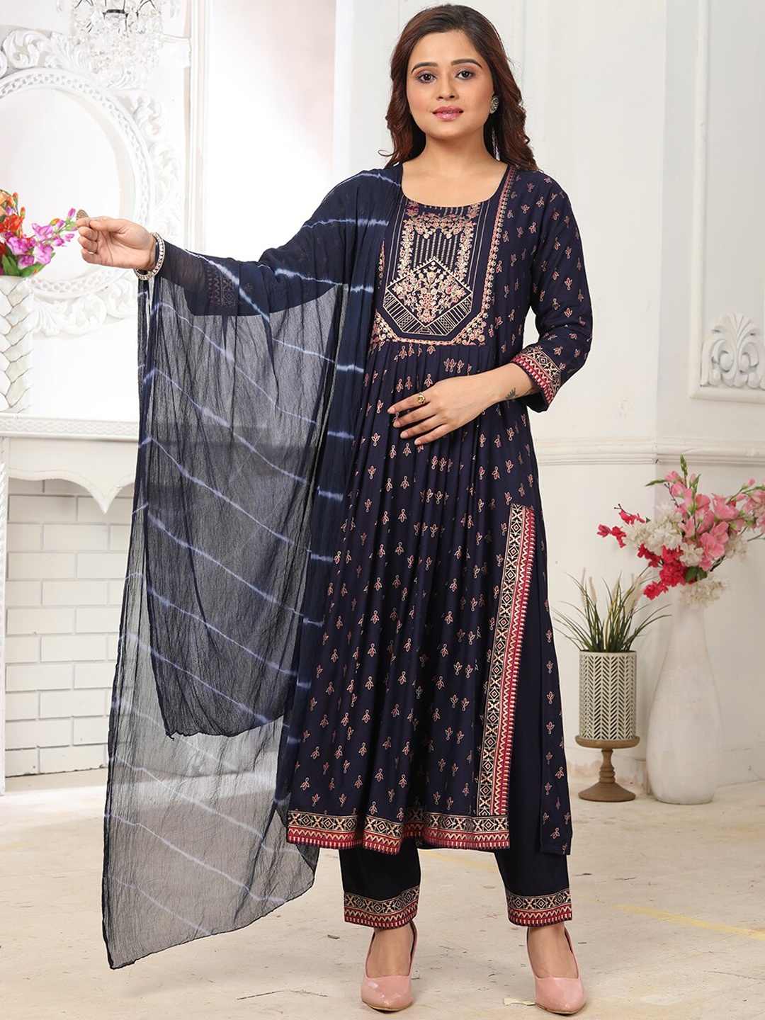 KALINI Floral Printed Pleated Straight Kurta With Trousers & Dupatta, Navy blue
KALINI Floral Printed Pleated Straight Kurta With Trousers & Dupatta, Navy blue
